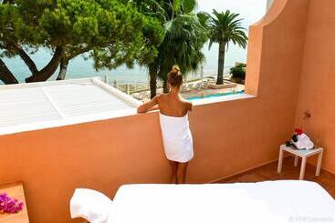 هتل Hôtel Les Mouettes   Teritoria