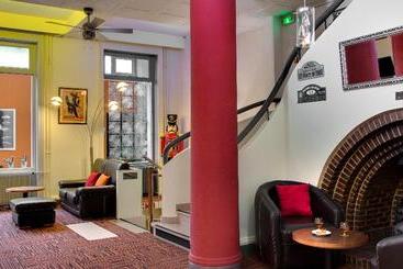هتل Logis Hôtel Du Midi Saint Etienne Sud