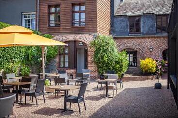 هتل Logis Hôtel & Restaurant   Les Hauts De Montreuil