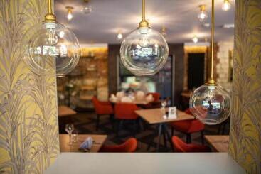 هتل Logis Hôtel & Restaurant   Les Hauts De Montreuil