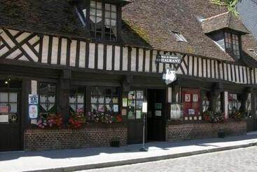 هتل Logis Hôtel & Restaurant   Les Hauts De Montreuil