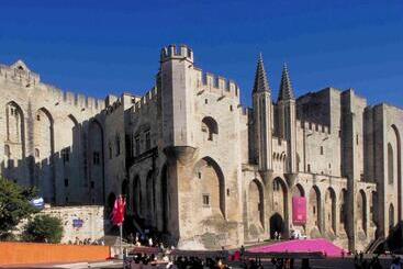 هتل Mercure Avignon Centre Palais Des Papes