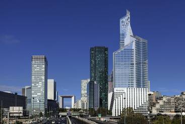 هتل Mercure Paris La Défense Grande Arche