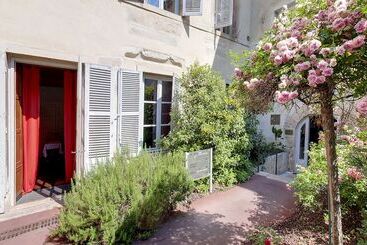هتل Maison Philippe Le Bon