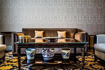 Prince De Galles, A Luxury Collection Hotel, Paris