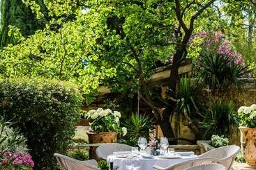هتل Restaurant & Spa La Magdeleine Mathias Dandine