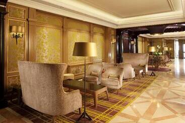 هتل Rochester Champs Elysees