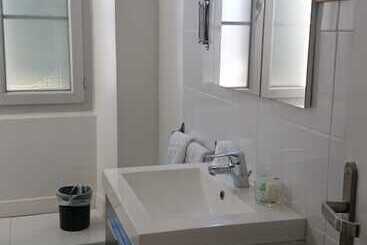 هتل The Originals Boutique, Villa Montpensier, Pau