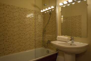 هتل The Originals City, Hôtel Solana, Niort Est Mendesfrance