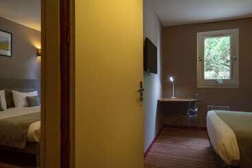 هتل The Originals City, Hôtel Solana, Niort Est Mendesfrance