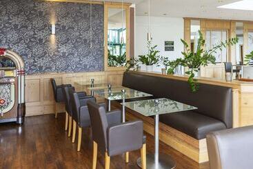 Atomis Hotel Munich Airport By Mercure