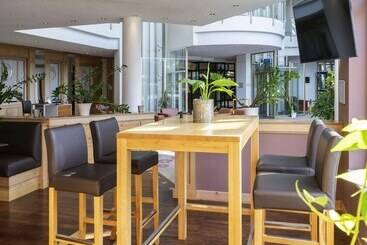 Atomis Hotel Munich Airport By Mercure