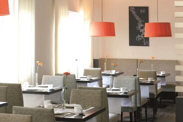 هتل Spark By Hilton Stuttgart Sindelfingen