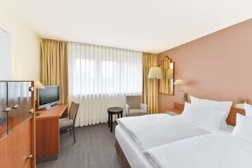 هتل Spark By Hilton Stuttgart Sindelfingen