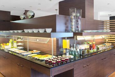 هتل Spark By Hilton Stuttgart Sindelfingen