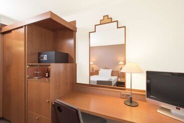 هتل Spark By Hilton Stuttgart Sindelfingen