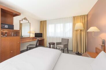 هتل Spark By Hilton Stuttgart Sindelfingen