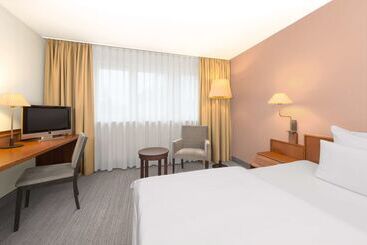 هتل Spark By Hilton Stuttgart Sindelfingen