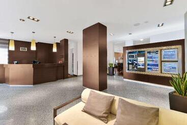 هتل Spark By Hilton Stuttgart Sindelfingen