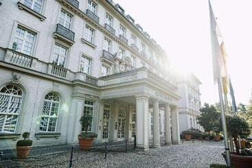 Parkhotel Quellenhof Aachen