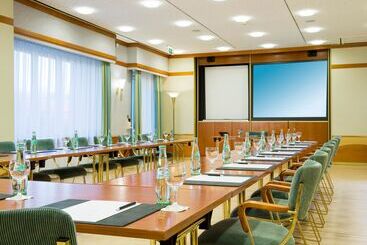 هتل Wyndham Stralsund Hansedom