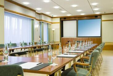 هتل Wyndham Stralsund Hansedom