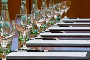 هتل Wyndham Stralsund Hansedom