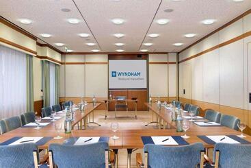 هتل Wyndham Stralsund Hansedom