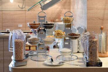 هتل Amedia  Dresden Elbpromenade, Trademark Collection By Wyndham