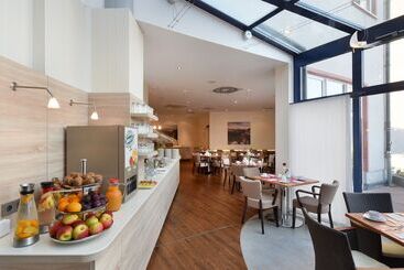 هتل Amedia  Dresden Elbpromenade, Trademark Collection By Wyndham