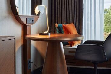 هتل Hilton Frankfurt City Centre