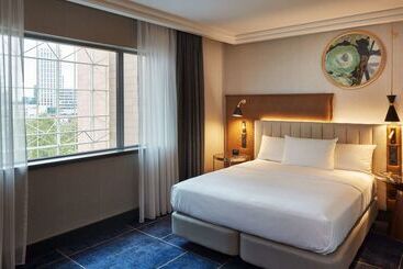 هتل Hilton Frankfurt City Centre