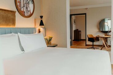 هتل Hilton Frankfurt City Centre