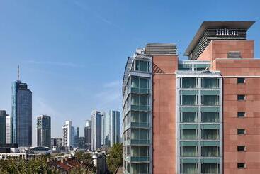 هتل Hilton Frankfurt City Centre