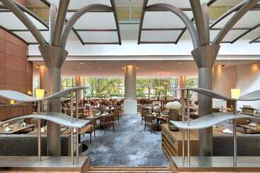 هتل Hilton Frankfurt City Centre