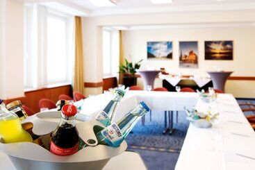 هتل Vienna House By Wyndham Sonne Rostock