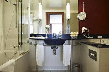 هتل Vienna House By Wyndham Sonne Rostock