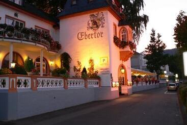 Das Ebertor   Hotel & Hostel