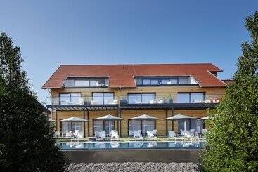 هتل Schloss Reinach