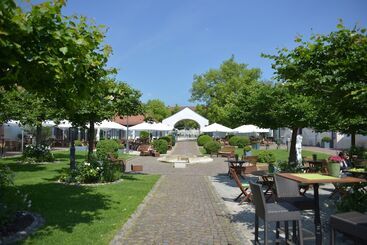 هتل Schloss Reinach