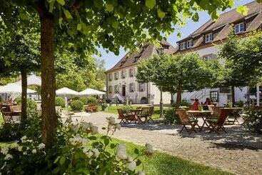 هتل Schloss Reinach