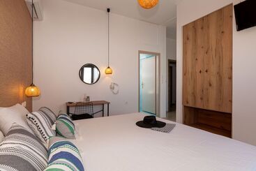 هتل Anemos Inn By Estia