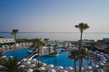 هتل Atlantica Ocean Beach Resort