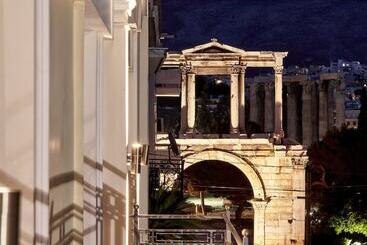 Ava Hotel And Suites