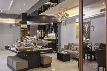 Ava Hotel And Suites