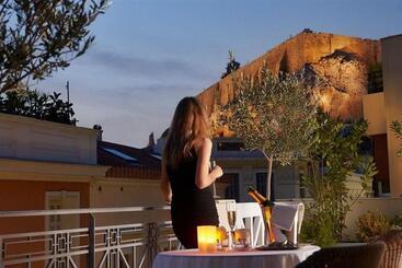 Ava Hotel And Suites