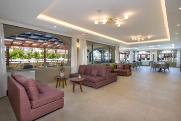 Hotel Kalyves Beach