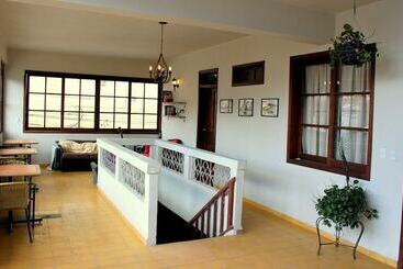 هتل La Ronda Downtown Hostel