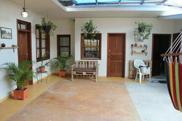 هتل La Ronda Downtown Hostel