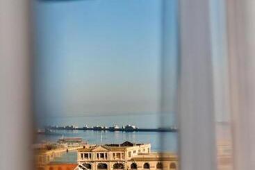 هتل Mediterranean Palace